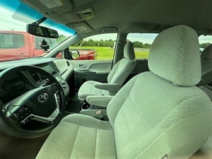 2017 Toyota Sienna LE