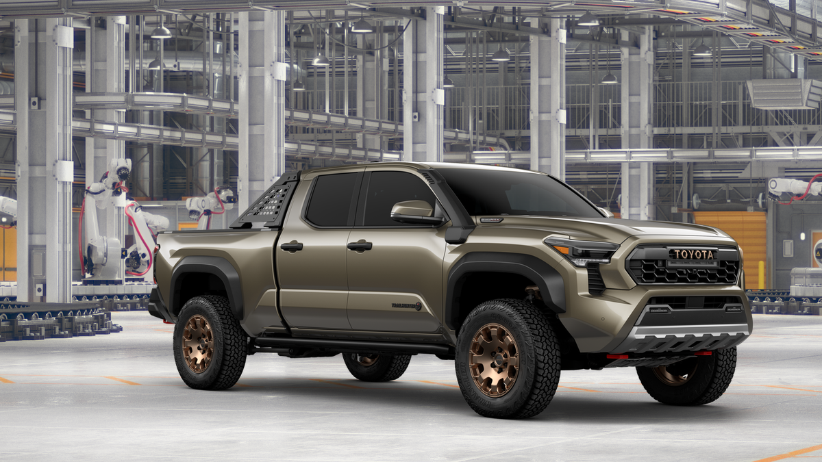 2026 Toyota Tacoma i-FORCE MAX Tacoma Trailhunter