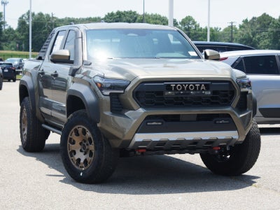 2026 Toyota Tacoma i-FORCE MAX Tacoma Trailhunter