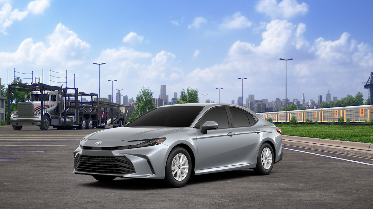 2026 Toyota Camry LE Hybrid's photo