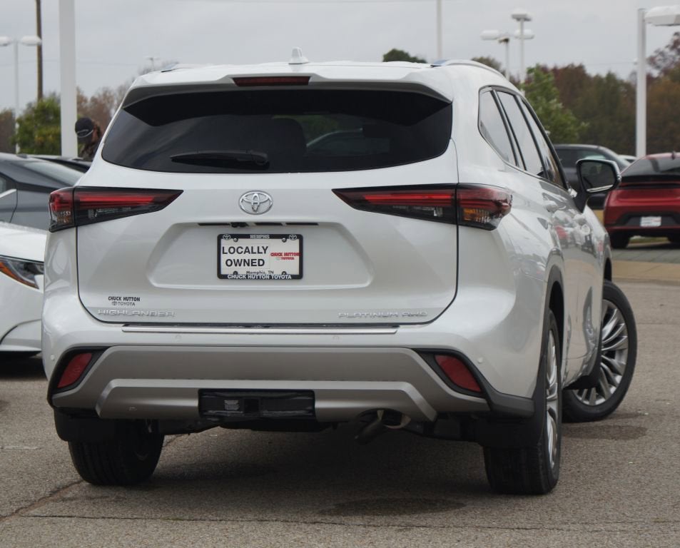 2026 Toyota Highlander Hybrid Platinum