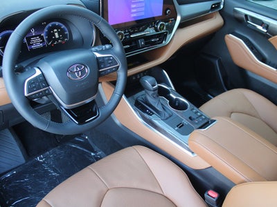 2026 Toyota Highlander Hybrid Platinum