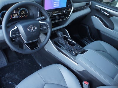 2026 Toyota Highlander Hybrid Platinum