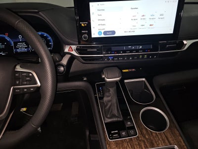 2025 Toyota Sienna Platinum