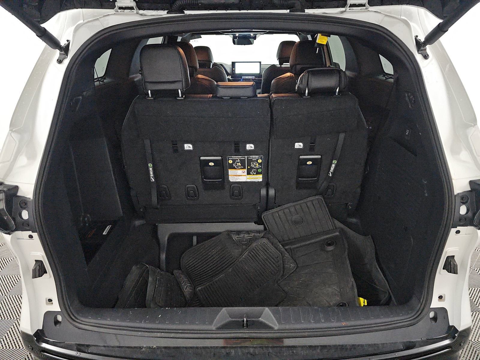 2025 Toyota Sienna Platinum