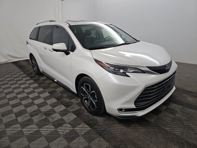 2025 Toyota Sienna Platinum