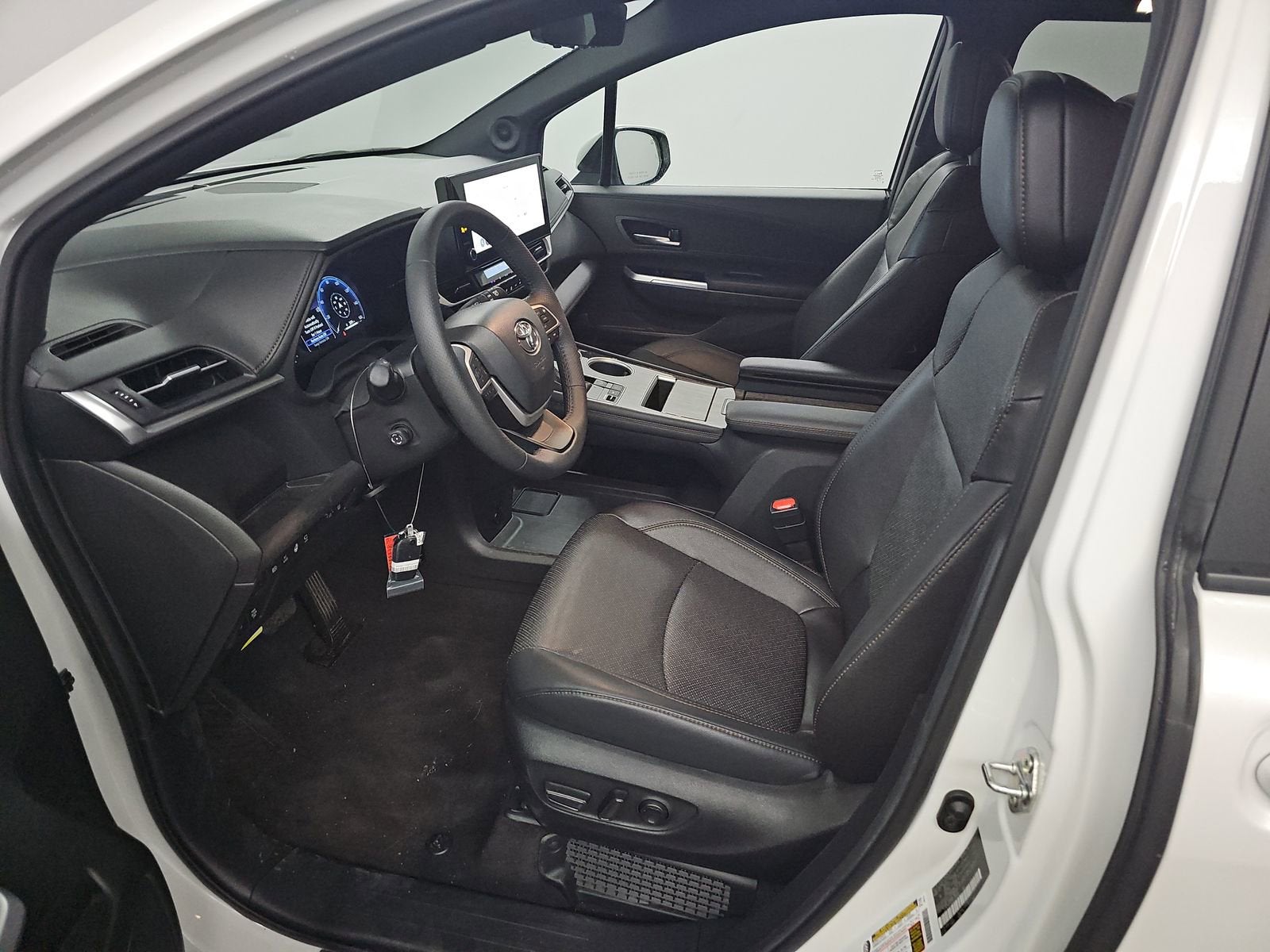 2025 Toyota Sienna Platinum