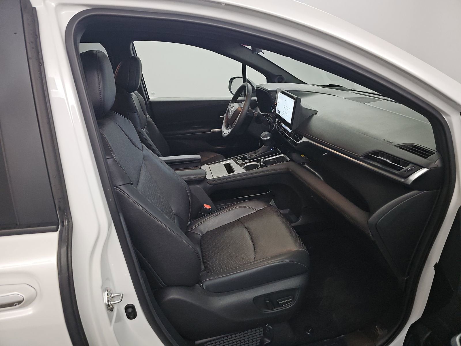 2025 Toyota Sienna Platinum