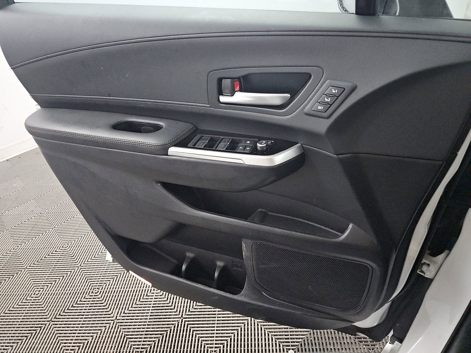 2025 Toyota Sienna Platinum