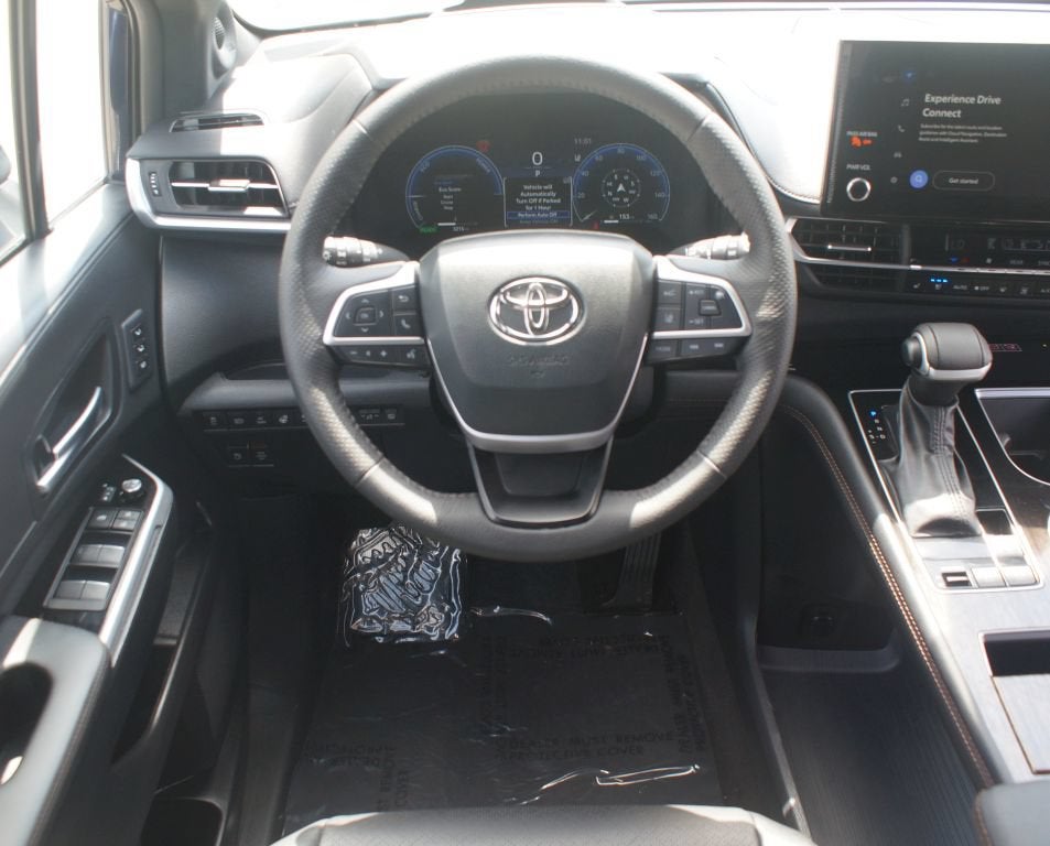 2025 Toyota Sienna Platinum
