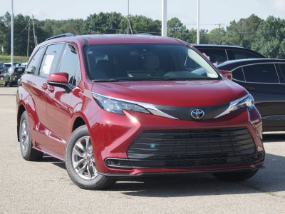 2026 Toyota Sienna LE