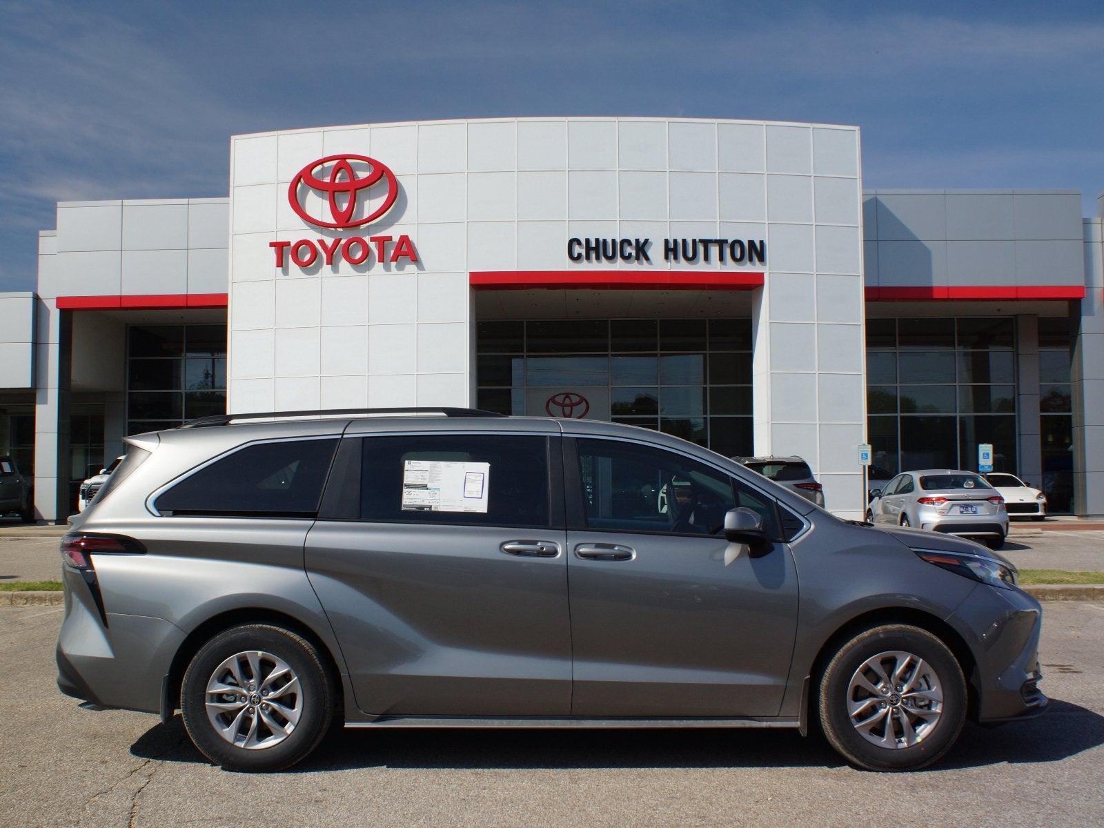 2026 Toyota Sienna LE