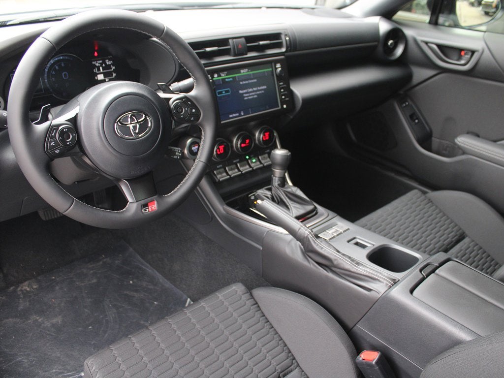 2025 Toyota GR86 AT