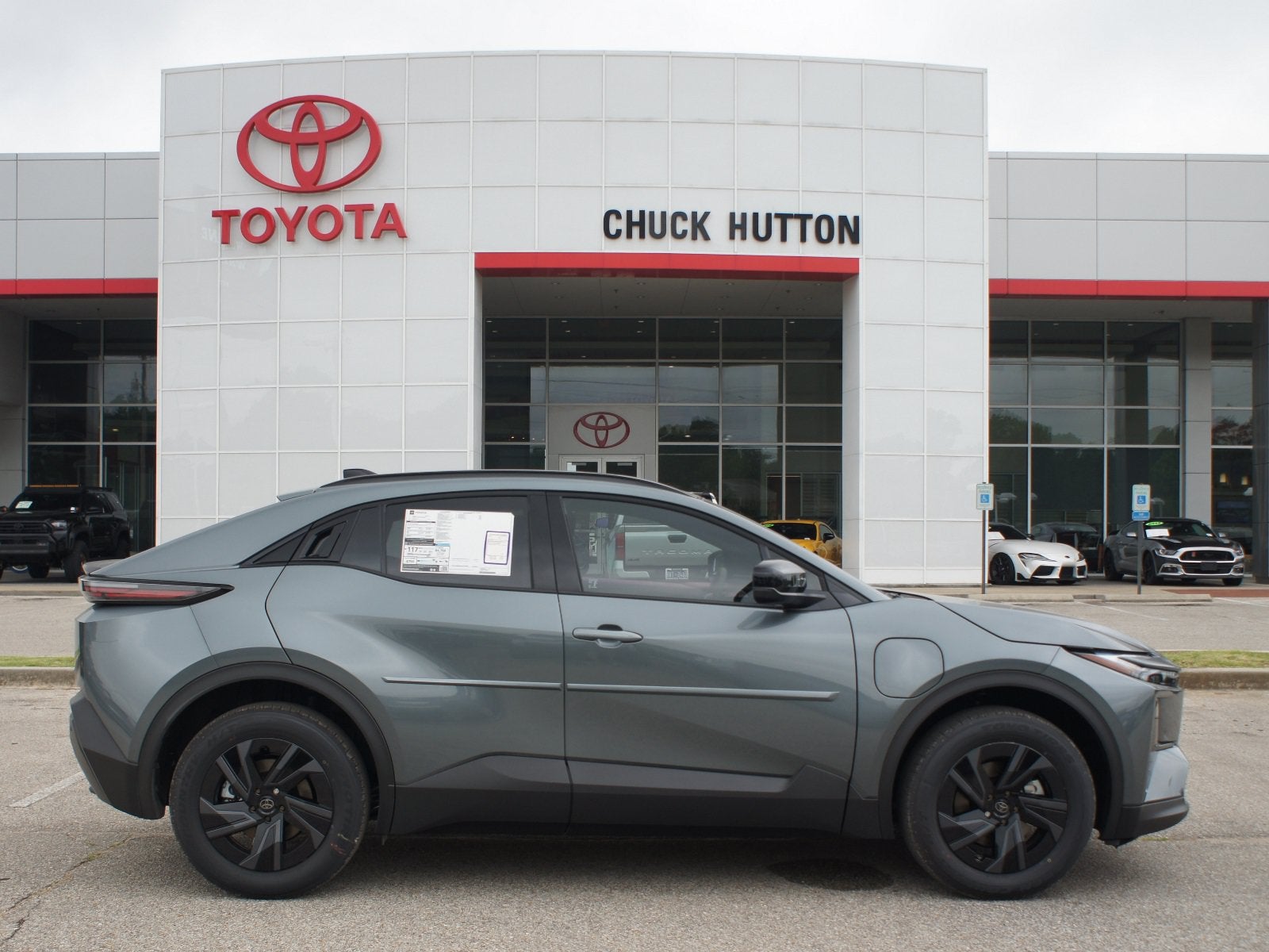 2026 Toyota C-HR SE