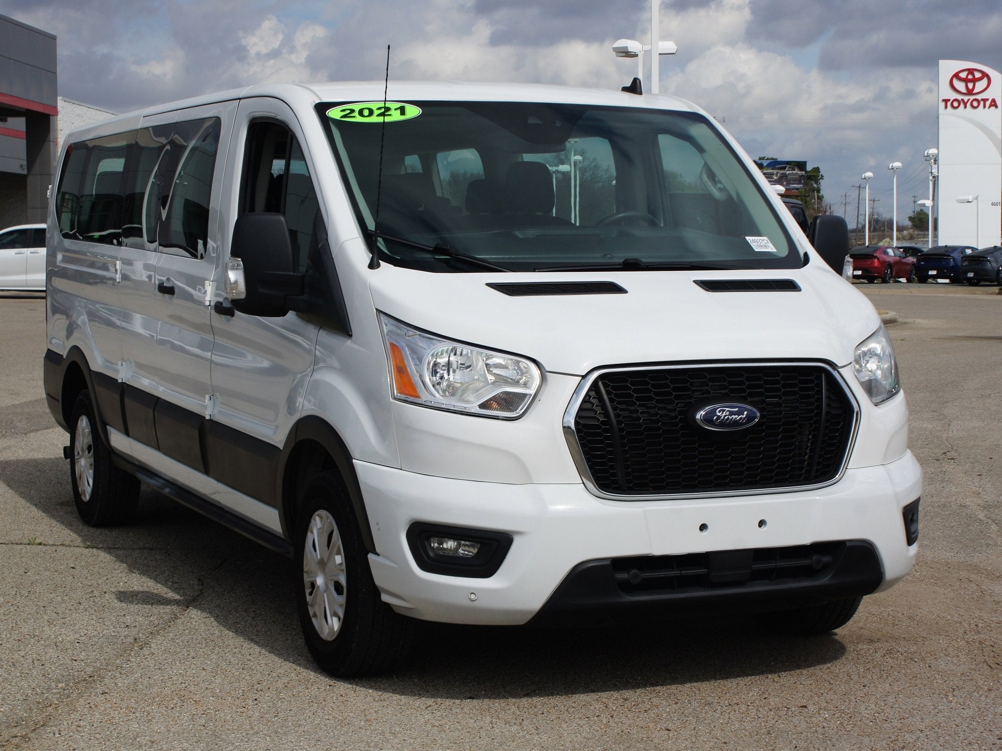 2021 Ford Transit Passenger Wagon XLT