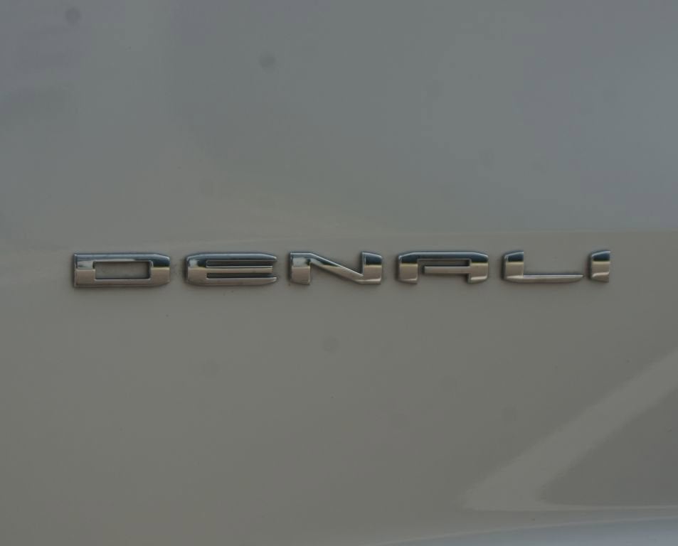 2025 GMC Acadia FWD Denali