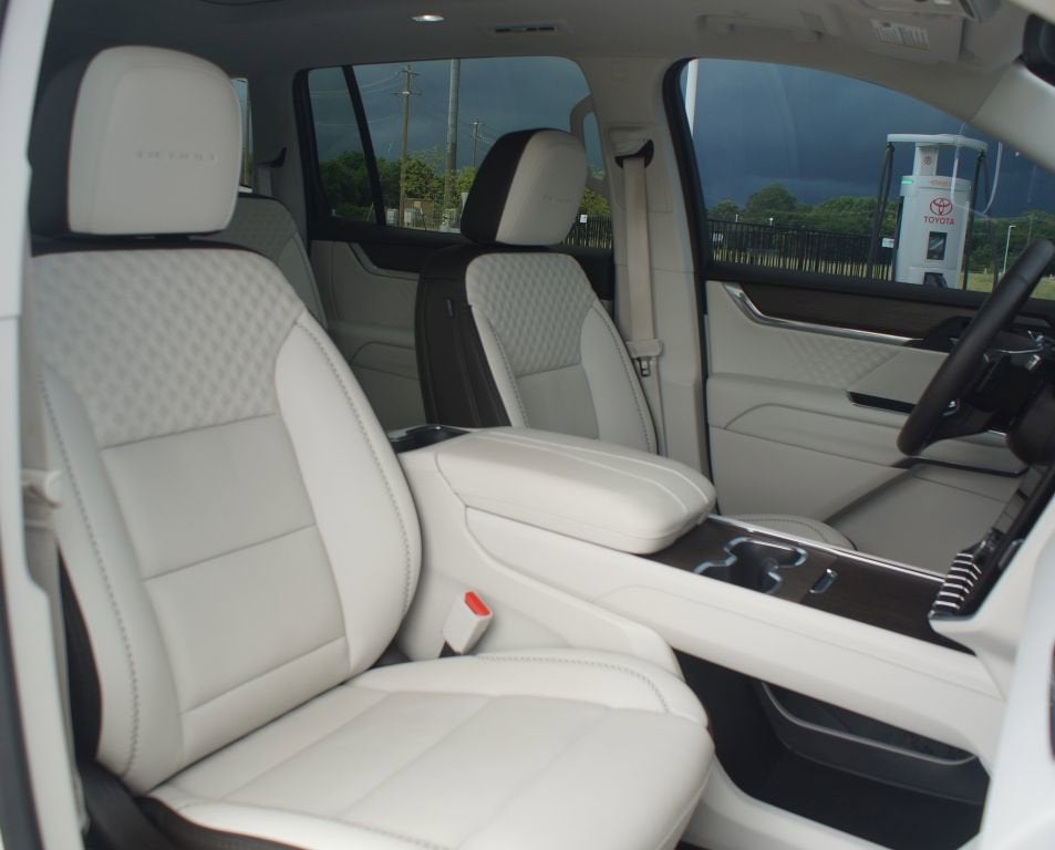 2025 GMC Acadia FWD Denali