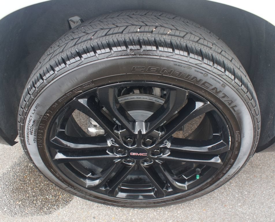 2025 GMC Acadia FWD Denali