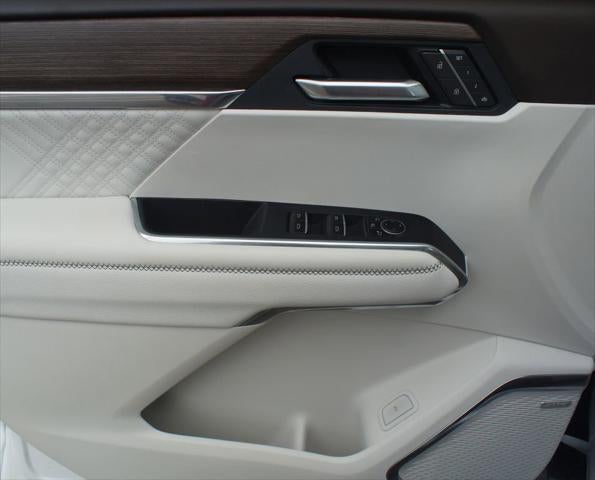 2025 GMC Acadia FWD Denali