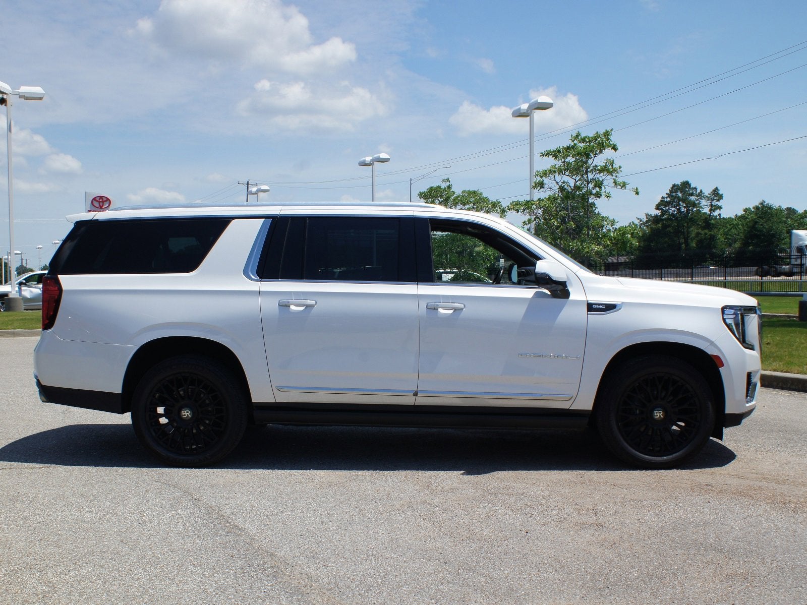 2022 GMC Yukon XL Denali
