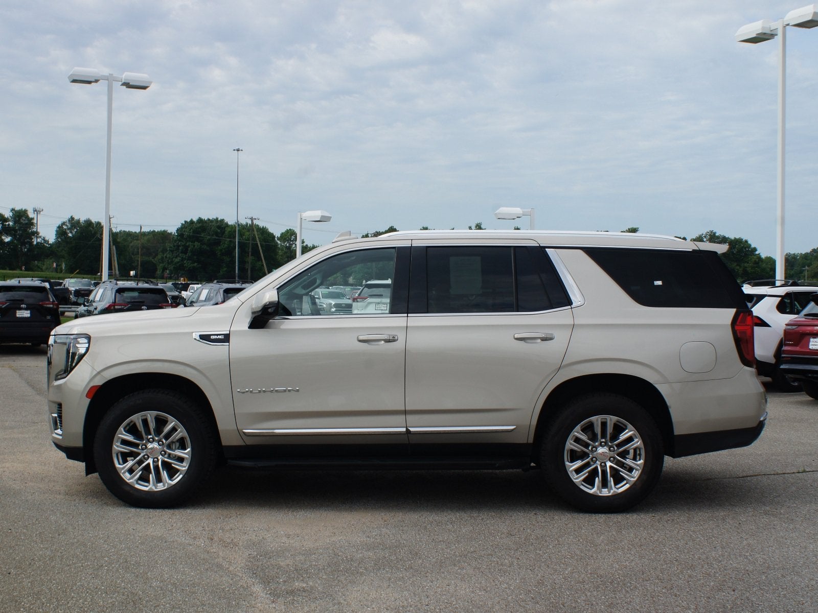 2021 GMC Yukon SLT