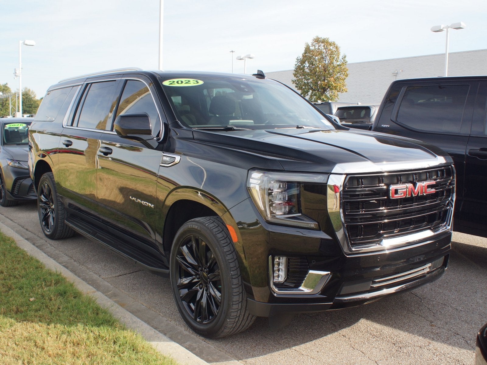 2023 GMC Yukon XL SLE