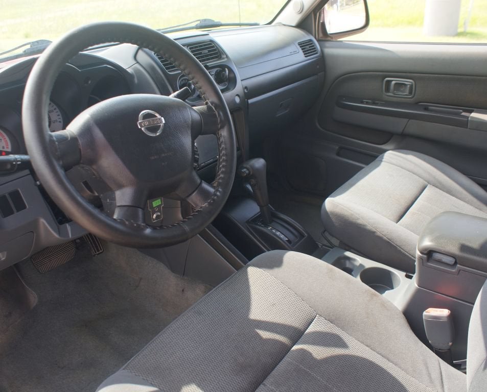 2004 Nissan Frontier 2WD Base