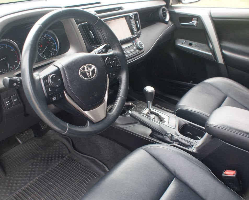 2017 Toyota RAV4 Platinum