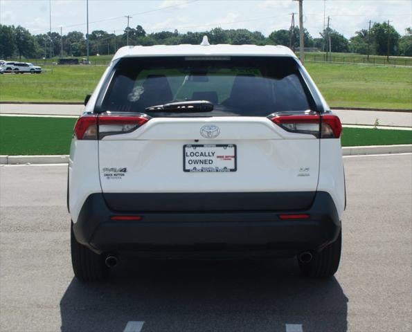 2024 Toyota RAV4 LE
