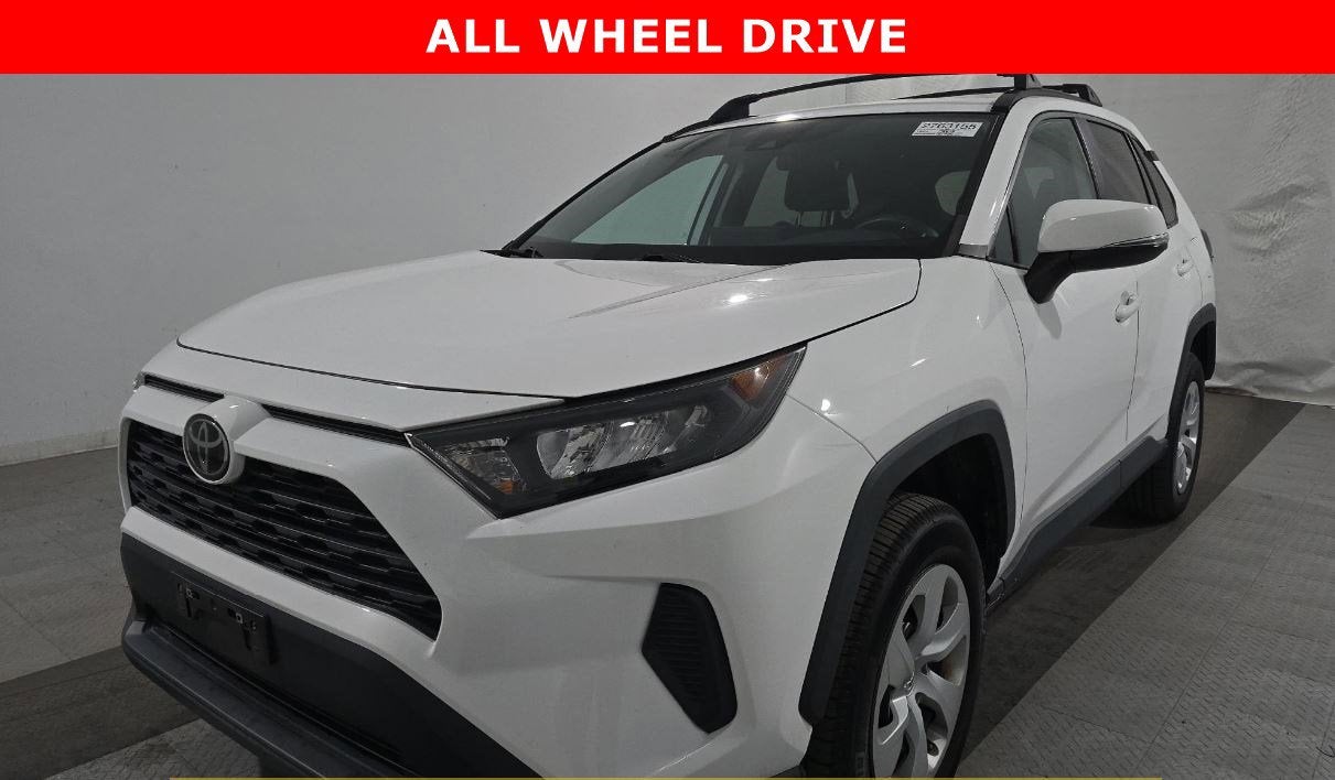 2021 Toyota RAV4 LE AWD's photo