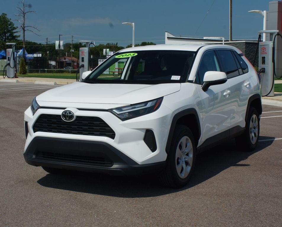 2023 Toyota RAV4 LE