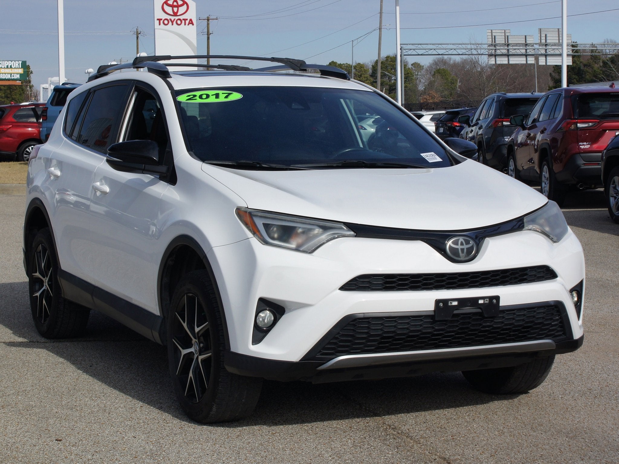 2017 Toyota RAV4 SE