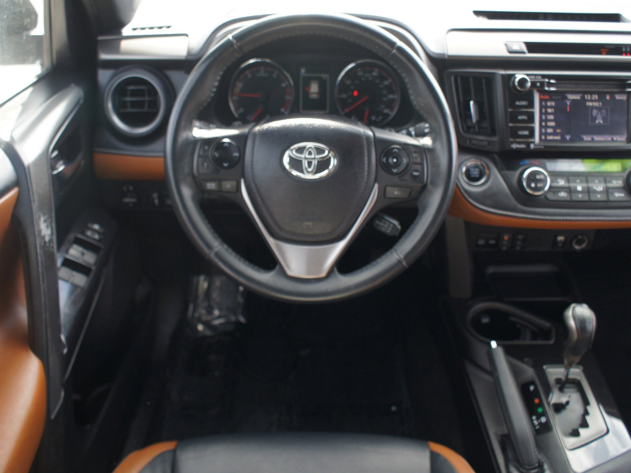 2017 Toyota RAV4 SE