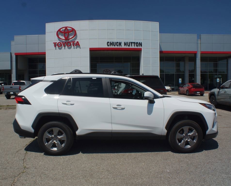 2025 Toyota RAV4 XLE AWD's photo