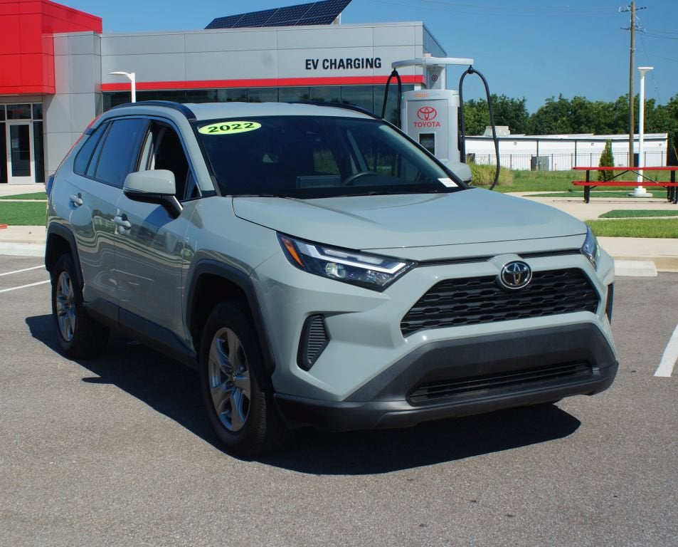 2022 Toyota RAV4 XLE