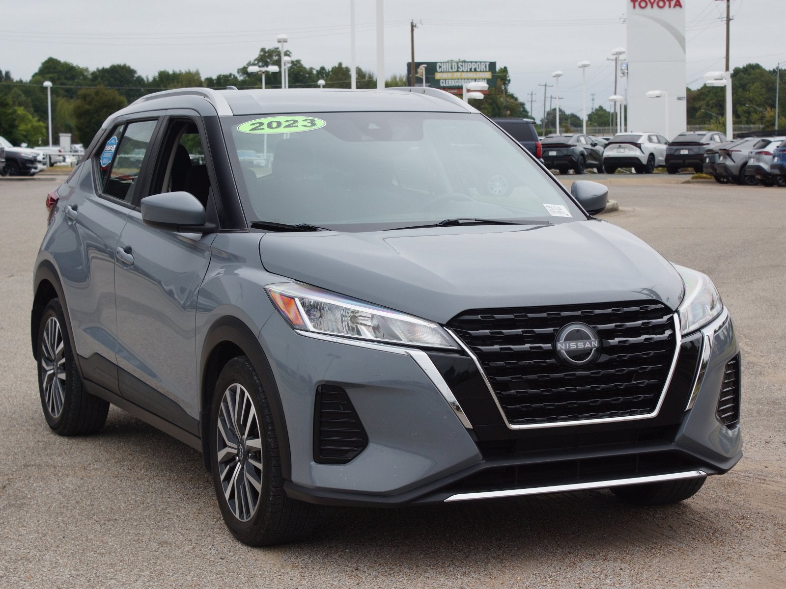 2023 Nissan Kicks SV