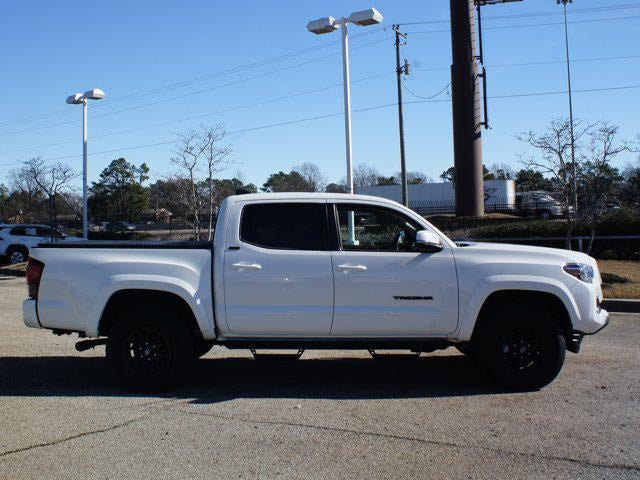 2022 Toyota Tacoma 4WD SR5
