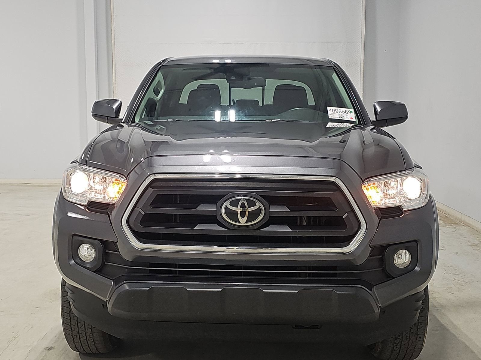 2022 Toyota Tacoma 4WD SR5