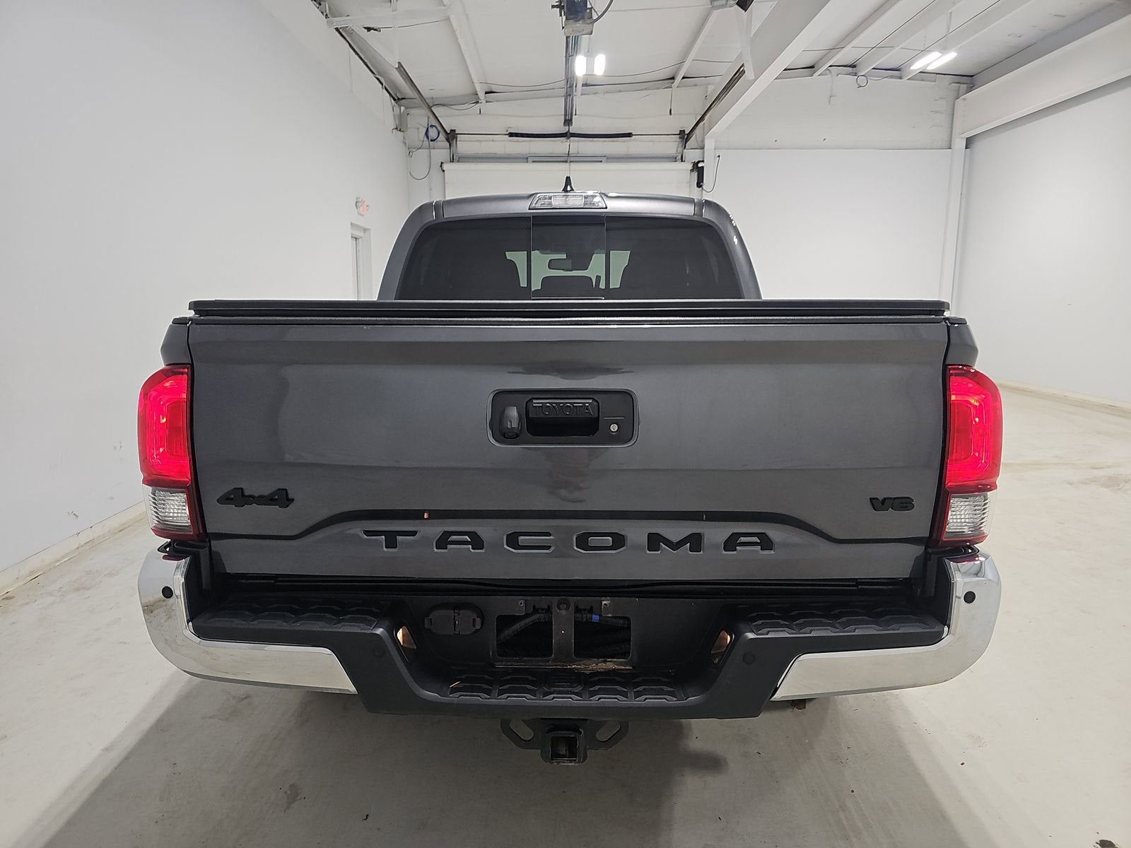 2022 Toyota Tacoma 4WD SR5