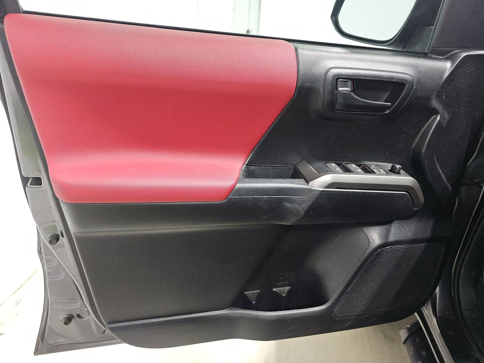 2022 Toyota Tacoma 4WD SR5