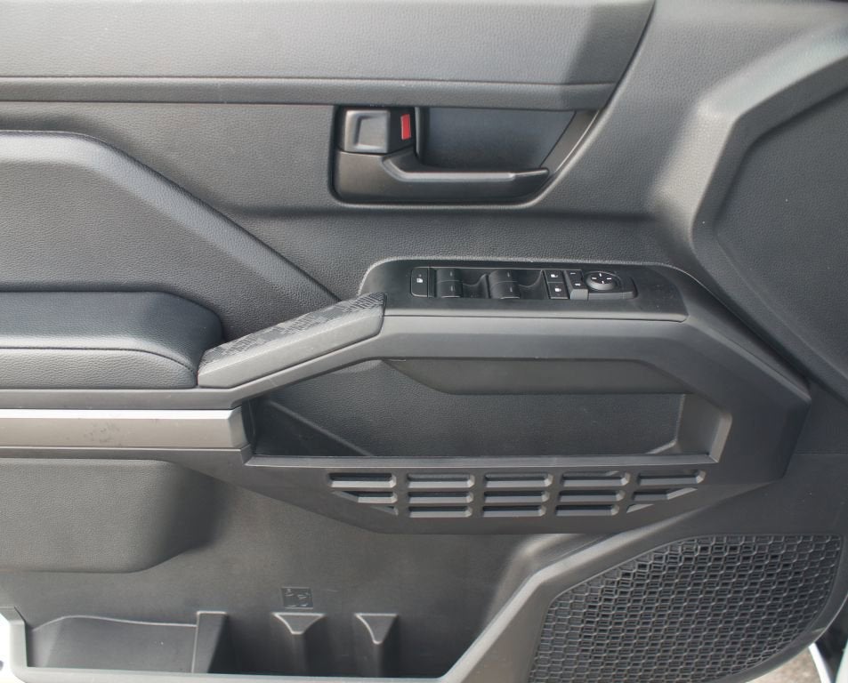 2025 Toyota Tacoma 4WD SR5