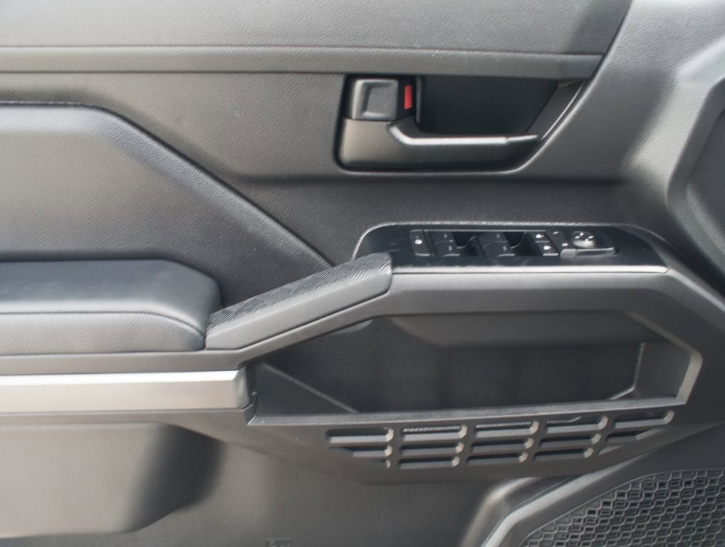2025 Toyota Tacoma 4WD SR5
