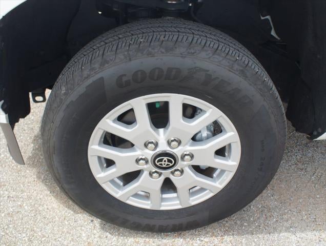 2025 Toyota Tacoma 4WD SR5