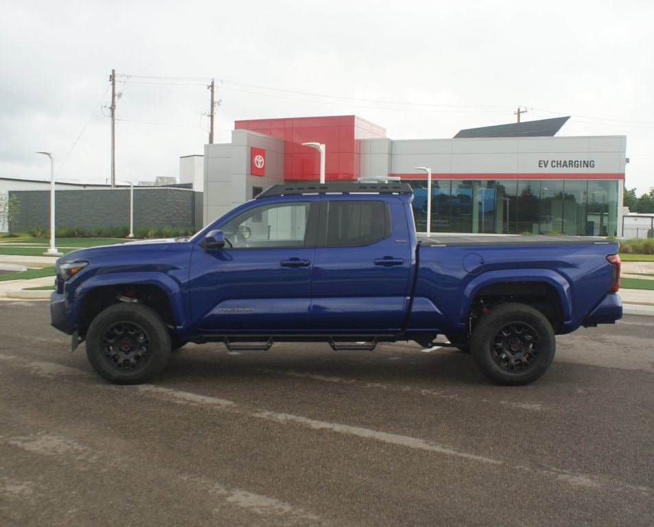 2025 Toyota Tacoma 4WD SR5