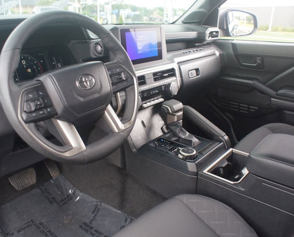 2025 Toyota Tacoma 4WD SR5