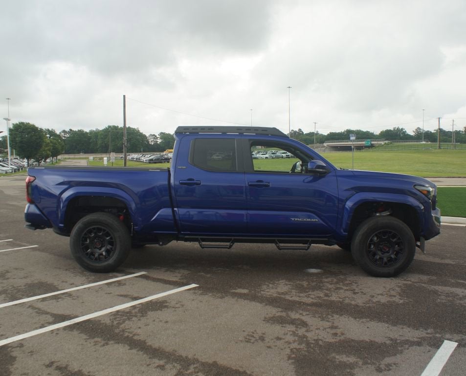 2025 Toyota Tacoma 4WD SR5