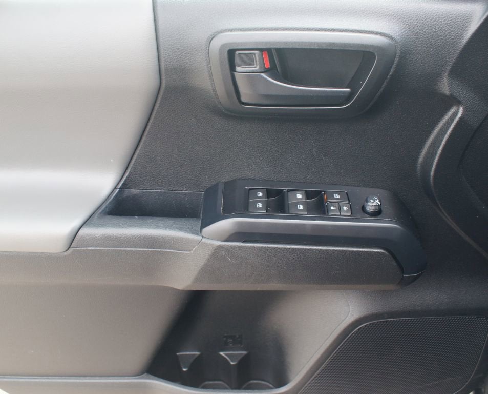 2022 Toyota Tacoma 2WD SR