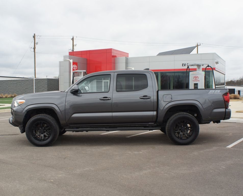2022 Toyota Tacoma 4WD SR