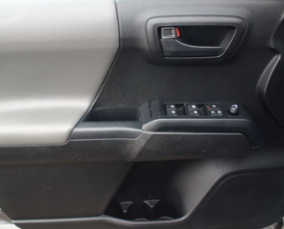 2022 Toyota Tacoma 4WD SR