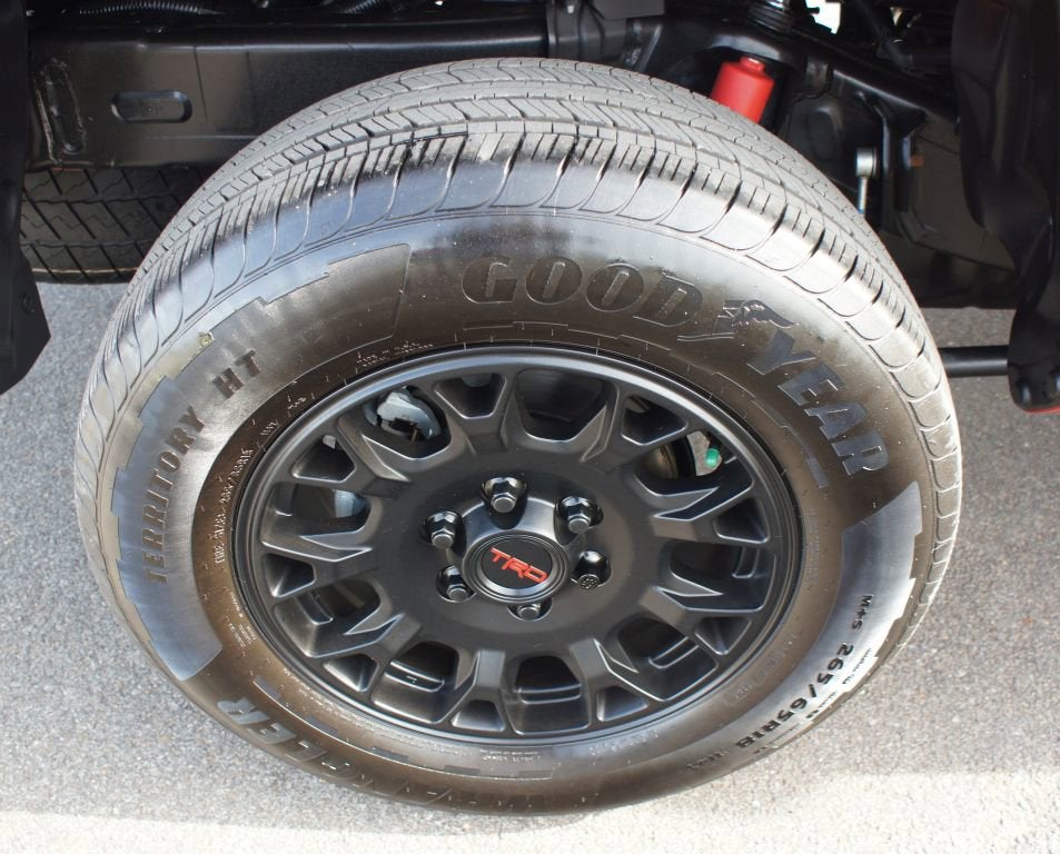 2025 Toyota Tacoma 4WD SR5